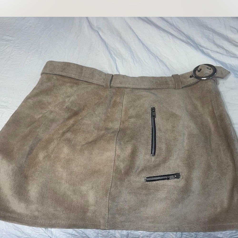 Stylish Tan Suede Skirt with Zipper Details